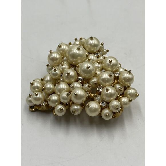 Carolee Vintage Signed Lux Gold Tone Lg Cluster Faux Pearl Crystal Heart Brooch - Picture 6 of 9